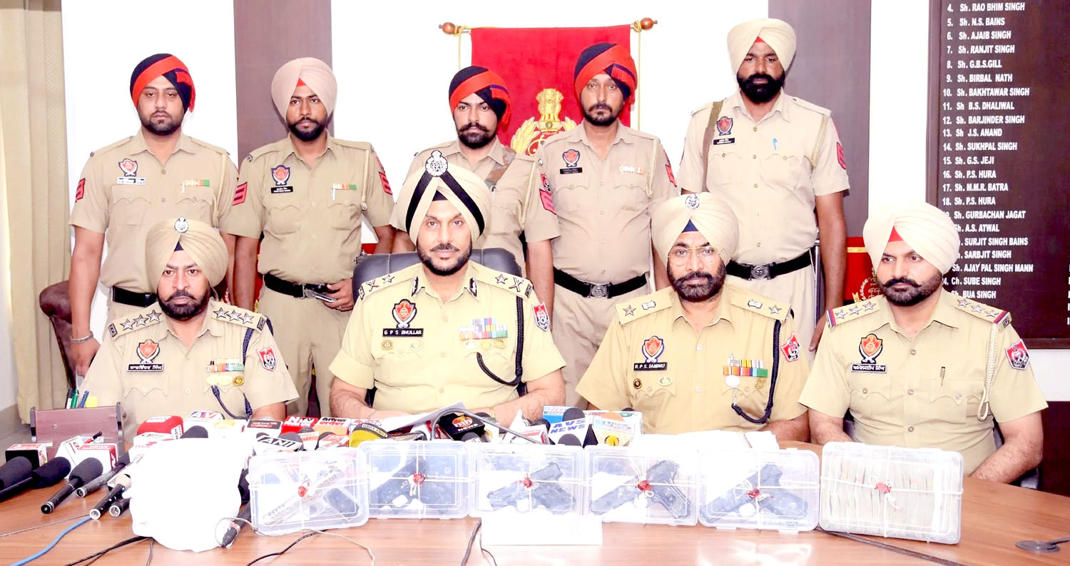 ਪੁਲੀਸ ਵੱਲੋਂ ਨਾਰਕੋ ਤੇ ਹਥਿਆਰ ਤਸਕਰੀ ਮਾਡਿਊਲਾਂ ਦਾ ਪਰਦਾਫ਼ਾਸ਼; ਹੈਰੋਇਨ, ਅਸਲਾ ਤੇ ਲੱਖਾਂ ਦੀ ਡਰੱਗ ਮਨੀ ਬਰਾਮਦ